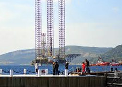 Çanakkale Boğazı'ndan dev platform geçti