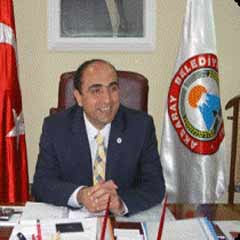 AK Parti'li başkanın ensesine yumruk