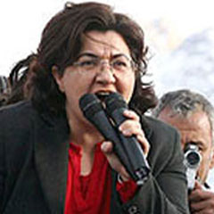 Emine Ayna yine sahnede!