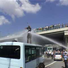 FLAŞ: E-5'i trafiğe kapattılar
