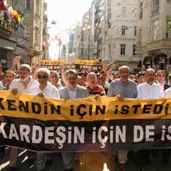 Taksim'Silahları Susturun!'Diye Çınladı!