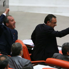 Meclis'te yine dönek tartışması!