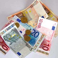 Dolar günü 1,557 TL, euro 1,963 TL'den kapattı