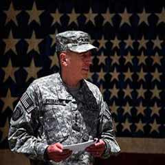Petraus Afganistan'daki görevine başladı