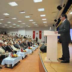 Davutoğlu, Manas Üniversitesi'ni ziyaret etti
