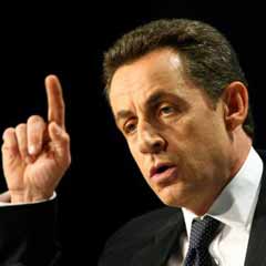 Sarkozy'ye ağır eleştiri
