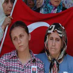 Şehit eşi: Bana bir silah...
