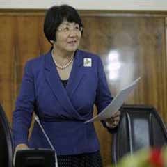 Otunbayeva görevine başladı