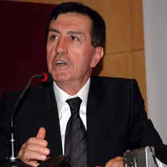 'Yanına iç çamaşırı al'