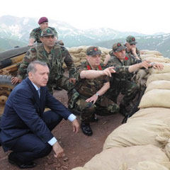 Erdoğan ve Başbuğ oradalar!