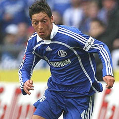 Kızıl: Mesut Özil'e kızgınım