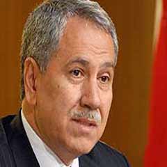 Arınç muhabirin ricasını kırmadı