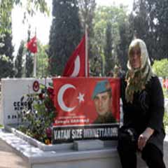 Şehit annesi karanlık eli işaret etti