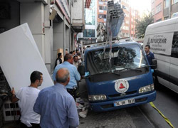 İnşaat Malzemesi Üzerine Devrildi