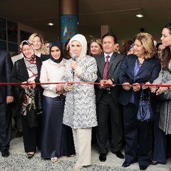 Emine Erdoğan, 'Gönül Elleri Çarşısı'nı açtı