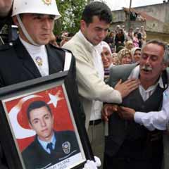 Şehit Polis Memuru Toprağa Verildi