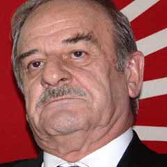 Selvi Baykal'la görüşüyor