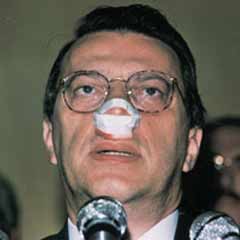 Özal'ın kemiklerini sızlattı