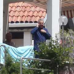 Baykal 'heyecandan' telefonunu unuttu