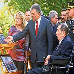 Gül Menderes'in evindeydi