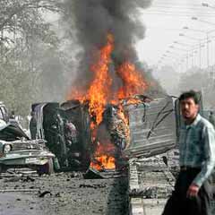 ABD uçakları Pakistan'ı vurdu: 36 ölü