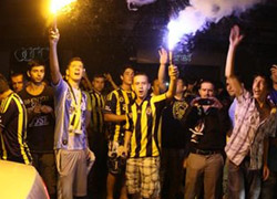 Fenerbahçe Stadı önünde, protesto eylemi