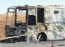 PKK'nın yaktığı TIR alev alev yandı