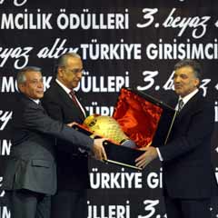 Gül'e Dünya Barış Girişimcisi ödülü verildi