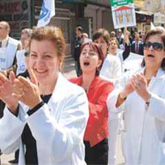 Memurlar hastaneler için miting yapacak