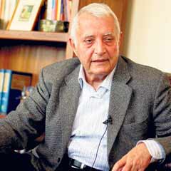 Prof. Dr. Ergun Özbudun konuşmasına Kürtçe başladı