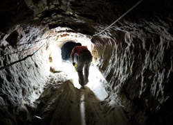 Tünel Üstlerine Yıkıldı