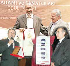 Vakit ’e 2 ödül