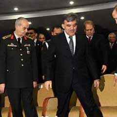 Gül Başbuğ'u kabul etti