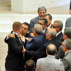 MHP'liler Genç'e kalkan oldu