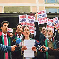 'Darbeci Baro' Başkanı'na içeriden tepki