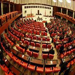 AK Parti ve CHP bağımsızların peşinde
