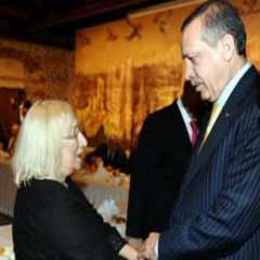 Yazarlar birbirine girdi