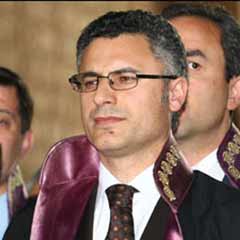 Osman Can'a 'yılın hukukçusu' ödülü