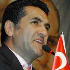 Sarıgül traktörle karşılandı