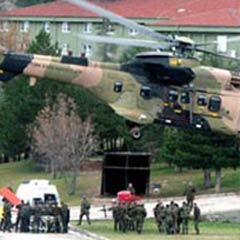 Yaralı teröristi asker kurtardı