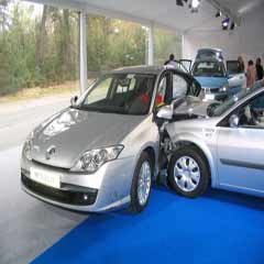 Elektrikli Renault internette satışta