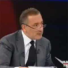 Altaylı canlı yayında yine çıldırdı: Kovun bunu!