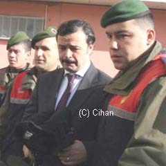 Savcı, Bektaş'ı fena yakaladı!