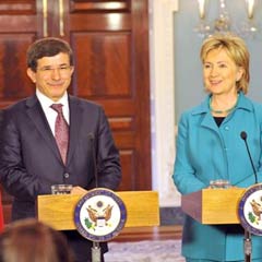 Bakan Davutoğlu, Clinton'la görüştü