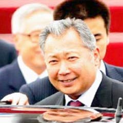 Bakiyev'e Rusya ve ABD mi yardım etti