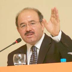 Çelik : CHP ve Baykal'ı samimiyetsiz buluyorum