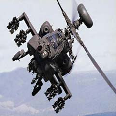 Askeri helikopter tarlaya indi