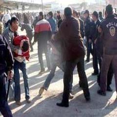 Yüksekova'da bir grup polise saldırdı