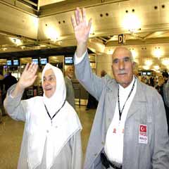 Hacda yaşlı adaylara öncelik