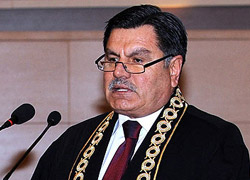 Haşim Kılıç'tan Anayasa Eleştirisi